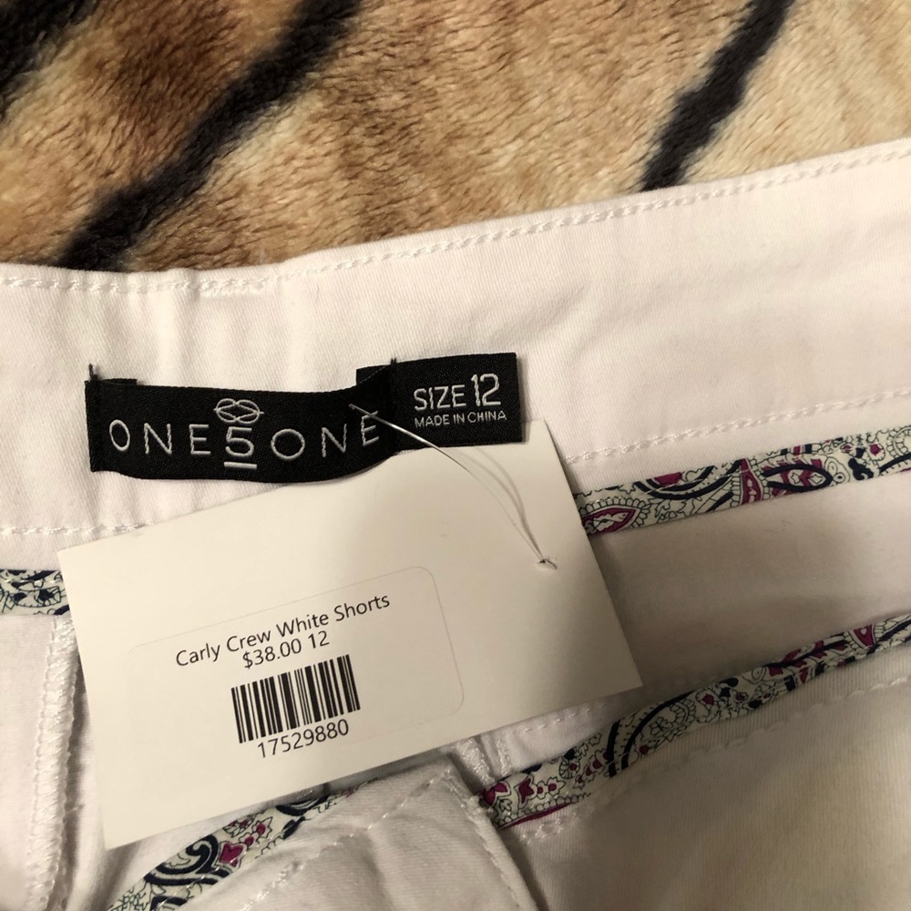 Super cute white shorts